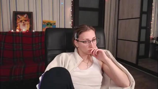 Image 4 of vikaericka Stream on Chaturbate on 28 days ago