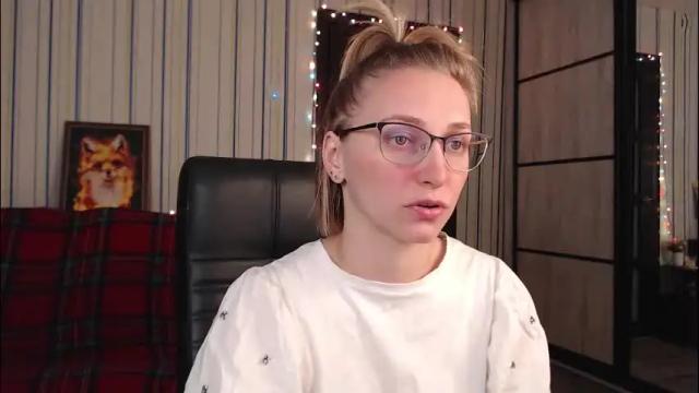 Image 2 of vikaericka Stream on Chaturbate on 13 days ago