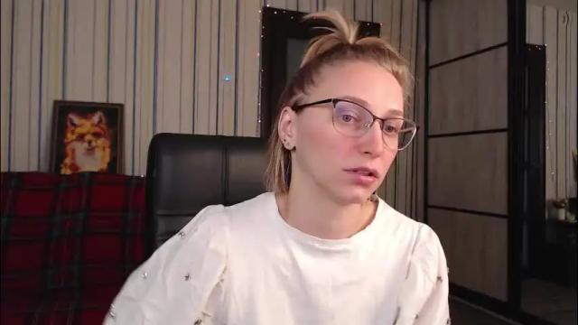 Image 3 of vikaericka Stream on Chaturbate on 13 days ago