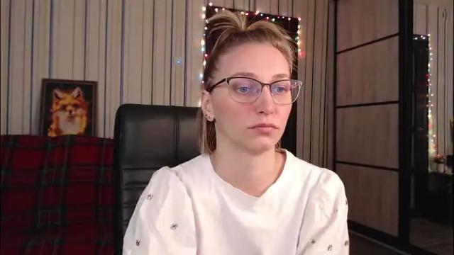 Image 4 of vikaericka Stream on Chaturbate on 13 days ago