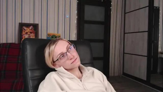 Image 10 of vikaericka Stream on Chaturbate on 6 days ago