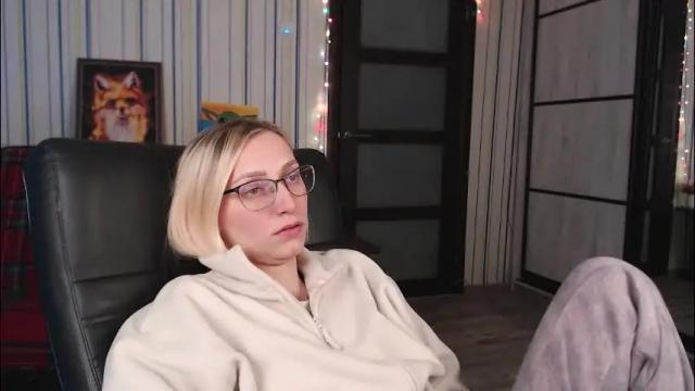 Image 12 of vikaericka Stream on Chaturbate on 6 days ago