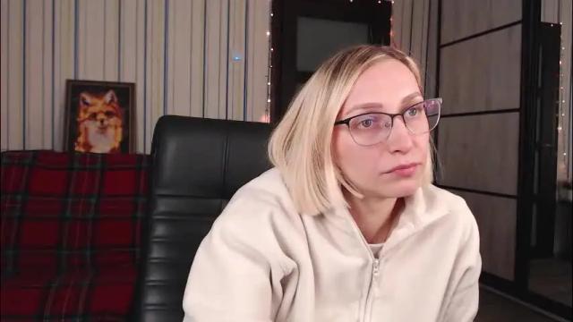 Image 8 of vikaericka Stream on Chaturbate on 6 days ago