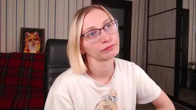 Image 10 of vikaericka Stream on Chaturbate on 1 day ago