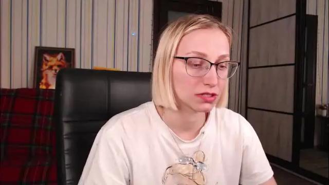 Image 12 of vikaericka Stream on Chaturbate on 1 day ago