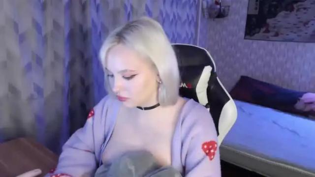 Image 12 of vikapowers Stream on Chaturbate on 13 months ago