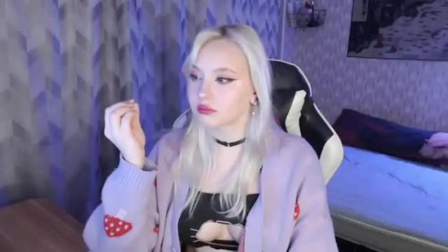 Image 2 of vikapowers Stream on Chaturbate on 13 months ago