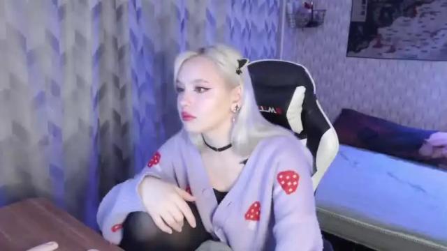 Image 6 of vikapowers Stream on Chaturbate on 13 months ago