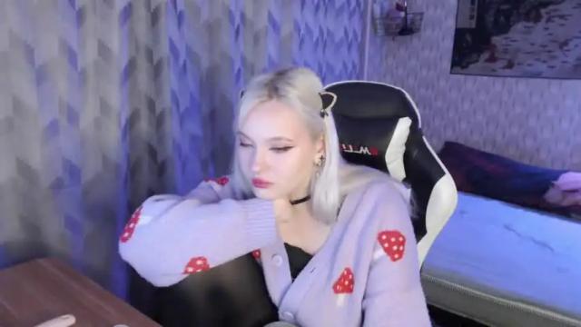 Image 7 of vikapowers Stream on Chaturbate on 13 months ago
