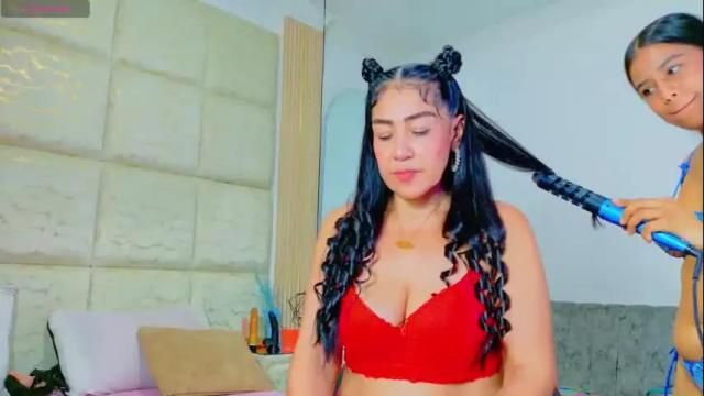 Image 12 of vikitomson Stream on Chaturbate on 23 days ago