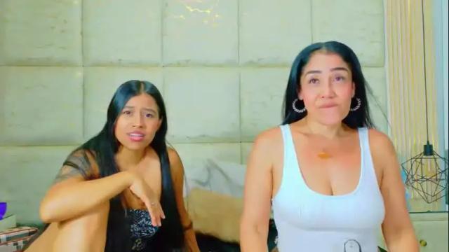 Image 4 of vikitomson Stream on Chaturbate on 16 days ago