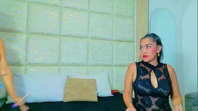 Image 8 of vikitomson Stream on Chaturbate on 11 days ago