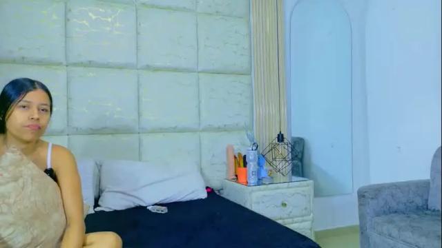 Image 12 of vikitomson Stream on Chaturbate on 5 days ago
