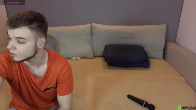 Image 2 of vikki_and_george Stream on Chaturbate on 1 month ago