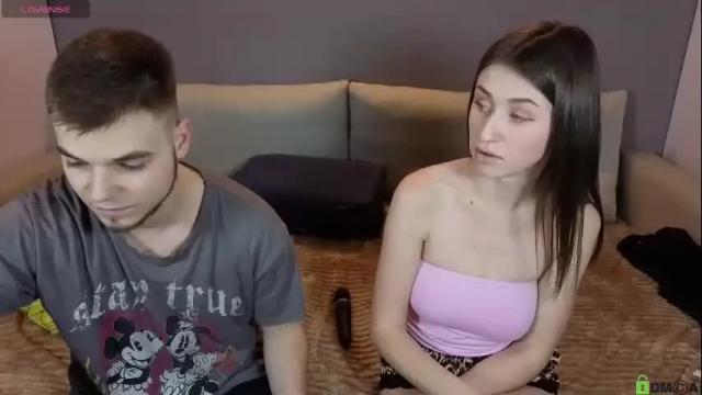 Image 4 of vikki_and_george Stream on Chaturbate on 8 months ago