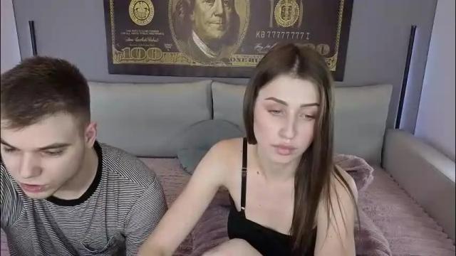 Image 2 of vikki_and_george Stream on Chaturbate on 4 months ago