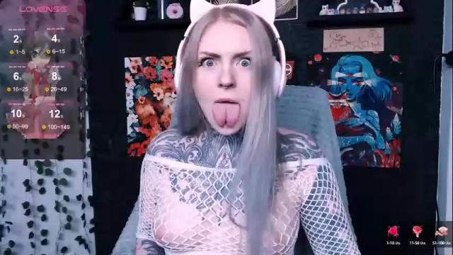Image 2 of vikki_soloo Stream on Chaturbate on 1 month ago