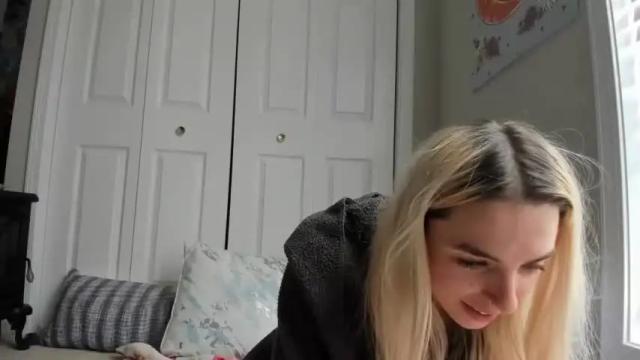 Image 2 of vikkiryann710 Stream on Chaturbate on 18 months ago
