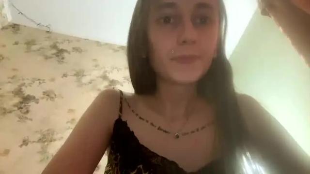 Image 3 of viktoria9898 Stream on Chaturbate on 14 months ago