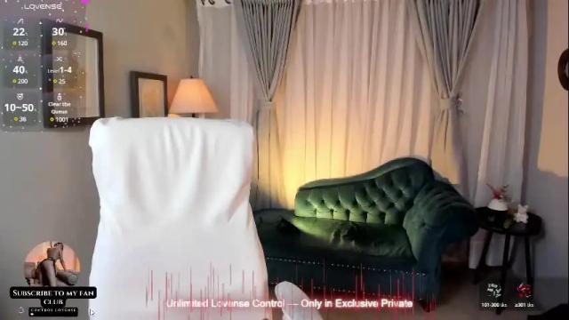 Image 7 of vikypetiteee Stream on Chaturbate on 2 months ago