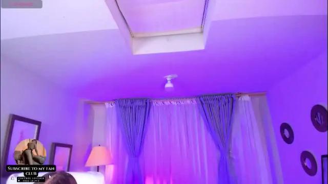 Image 2 of vikypetiteee Stream on Chaturbate on 2 months ago