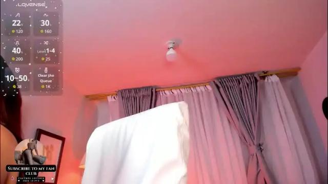 Image 7 of vikypetiteee Stream on Chaturbate on 2 months ago