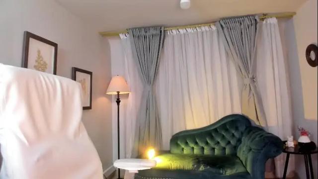 Image 12 of vikypetiteee Stream on Chaturbate on 2 months ago