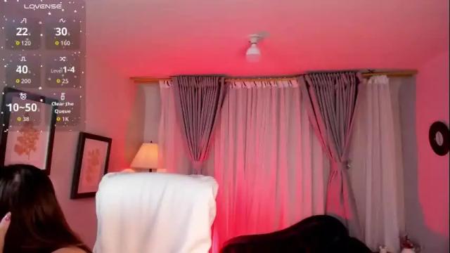 Image 4 of vikypetiteee Stream on Chaturbate on 1 month ago