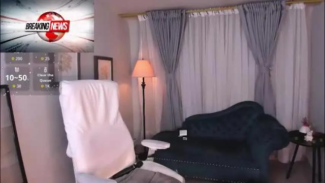 Image 2 of vikypetiteee Stream on Chaturbate on 1 month ago