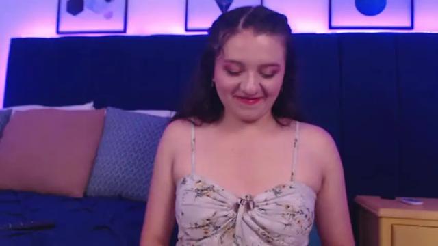 Image 2 of vilma_dinkley Stream on Chaturbate on 13 months ago
