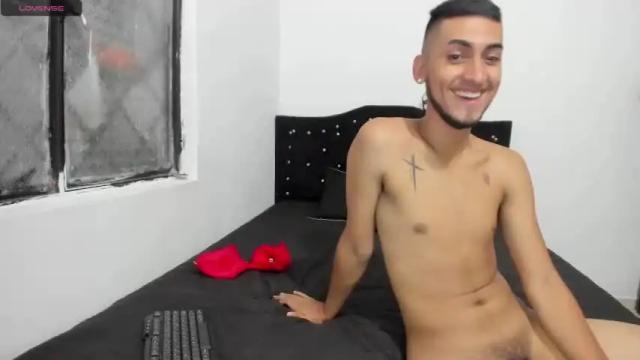 Image 12 of vincent_and_mia Stream on Chaturbate on 20 months ago