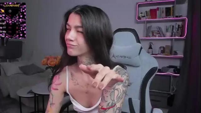 Image 12 of vinkitinkii Stream on Chaturbate on 13 days ago