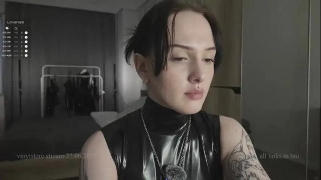Image 6 of vinylstore Stream on Chaturbate on 29 days ago