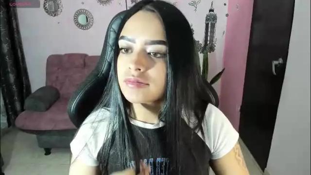Image 3 of vio_let_ Stream on Chaturbate on 1 month ago