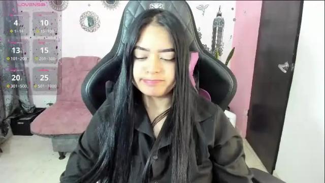 Image 2 of vio_let_ Stream on Chaturbate on 2 months ago