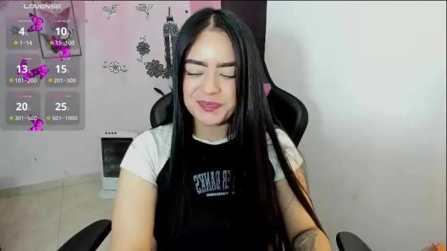 Image 2 of vio_let_ Stream on Chaturbate on 2 months ago