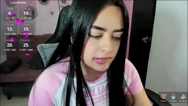 Image 2 of vio_let_ Stream on Chaturbate on 2 months ago