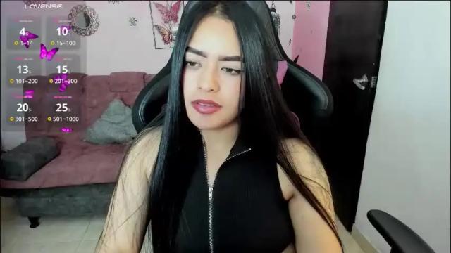 Image 2 of vio_let_ Stream on Chaturbate on 1 month ago