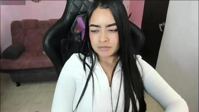 Image 2 of vio_let_ Stream on Chaturbate on 1 month ago