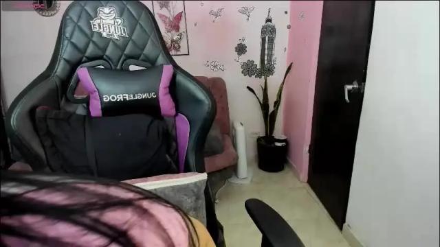 Image 3 of vio_let_ Stream on Chaturbate on 1 month ago