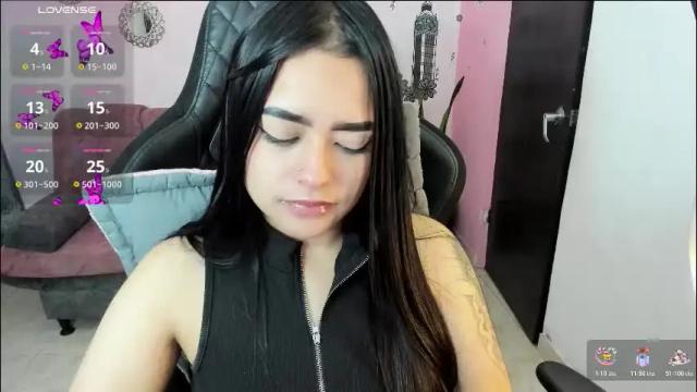 Image 3 of vio_let_ Stream on Chaturbate on 1 month ago