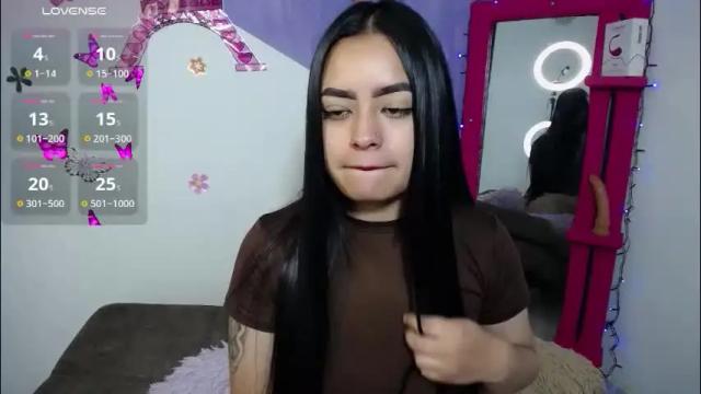 Image 2 of vio_let_ Stream on Chaturbate on 1 month ago