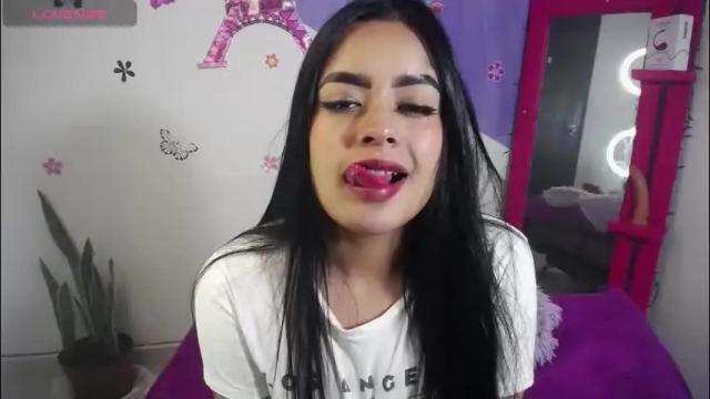 Image 2 of vio_let_ Stream on Chaturbate on 29 days ago