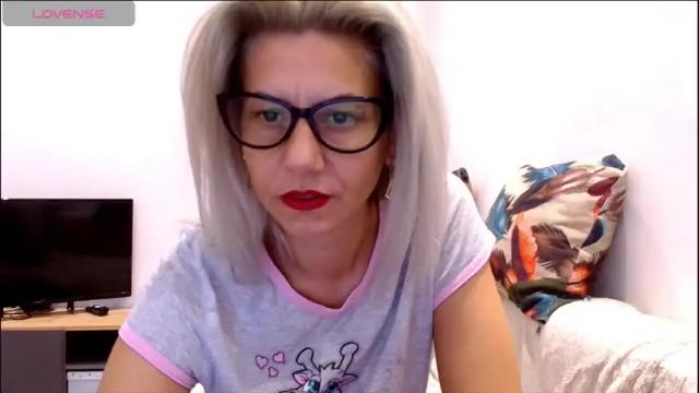 Image 12 of violafoxy Stream on Chaturbate on 1 day ago