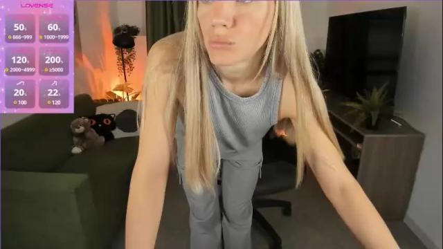 Image 6 of violawise Stream on Chaturbate on 29 days ago