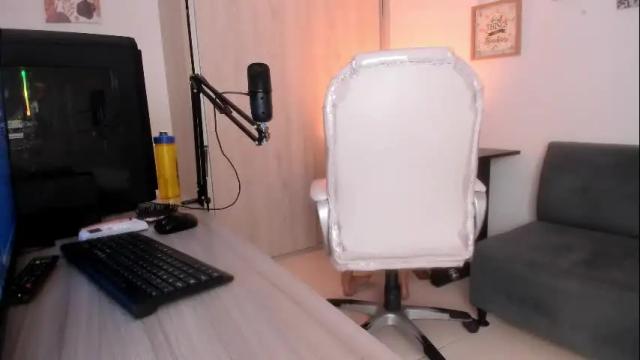 Image 6 of violeet_ds Stream on Chaturbate on 4 months ago