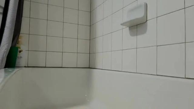 Image 12 of violet18kitty Stream on Chaturbate on 22 months ago