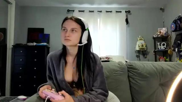 Image 12 of violet18kitty Stream on Chaturbate on 22 months ago