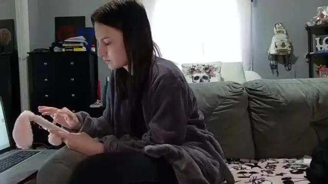 Image 3 of violet18kitty Stream on Chaturbate on 16 months ago
