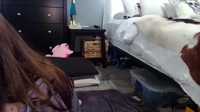Image 4 of violet18kitty Stream on Chaturbate on 19 months ago